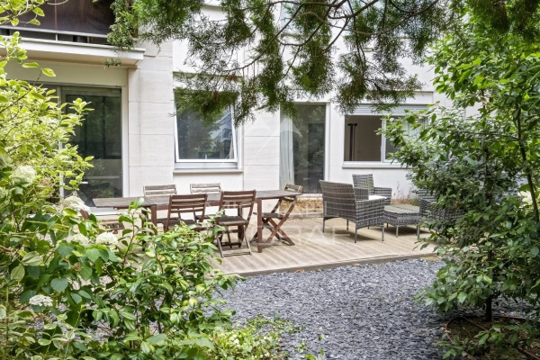 Luxury Apartment for sale in Neuilly-sur-Seine, 730 000 €, Photo 3