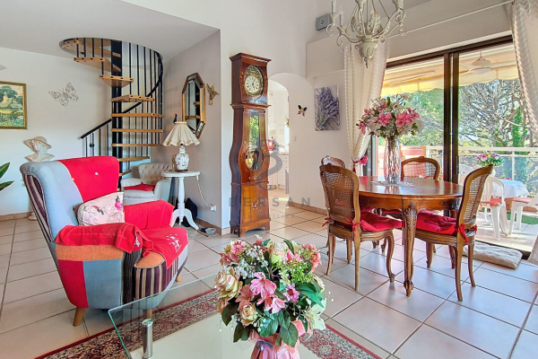 Appartement de luxe à vendre à Saint-Raphaël, 665 000 €, Photo 5