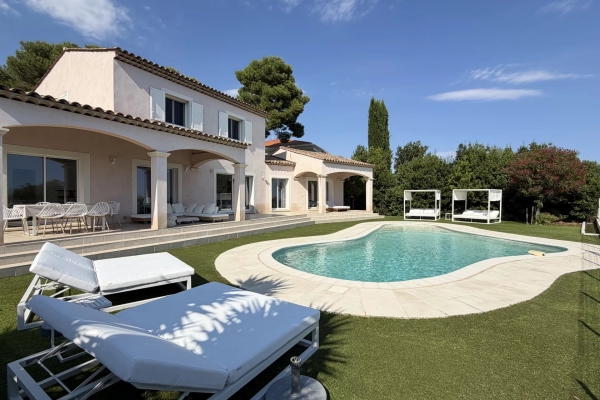 Maison de luxe à louer à Roquebrune-Cap-Martin, 11 000 €, Photo 1