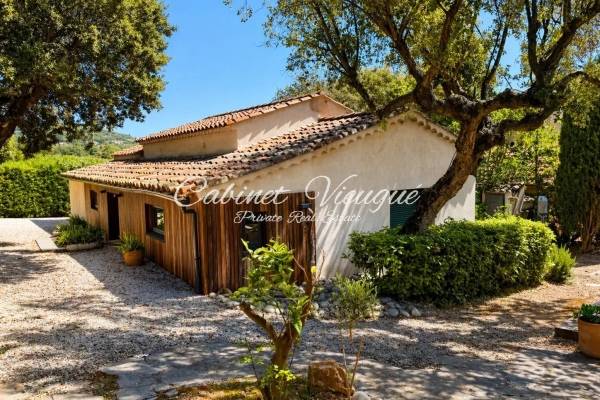 Maison de luxe à vendre à Grimaud, 895 000 €, Photo 1