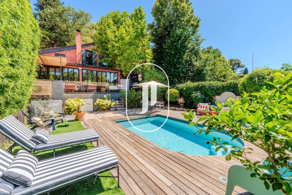 Maison de luxe à vendre à Aix-en-Provence, 1 100 000 €, Photo 1