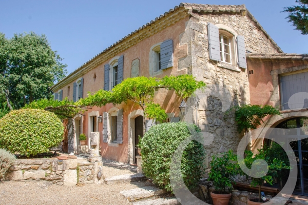 Maison de luxe à vendre à Saint-Rémy-de-Provence, 1 575 000 €, Photo 1