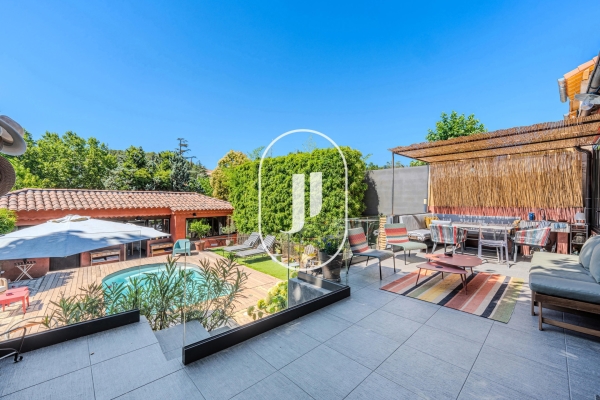 Maison de luxe à vendre à Aix-en-Provence, 1 100 000 €, Photo 2