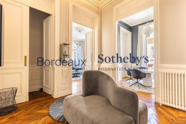 Luxury Apartment for sale in Bordeaux, 1 570 000 €, Photo 2