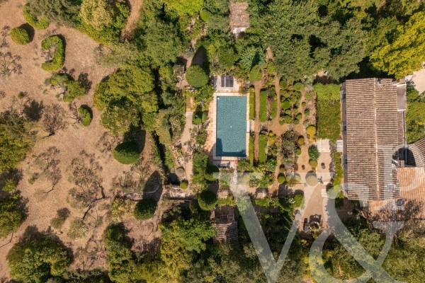 Maison de luxe à vendre à Saint Étienne-du-Grès, 1 575 000 €, Photo 2