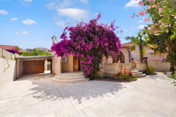 Maison de luxe à vendre à Antibes, 897 000 €, Photo 3