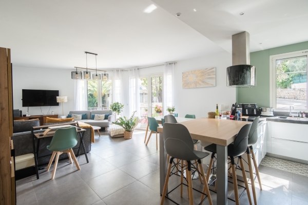 Luxury Apartment for sale in Nice, 630 000 €, Photo 1
