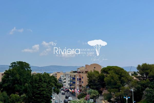 Luxury Apartment for sale in Cavalaire-sur-Mer, 682 500 €, Photo 2