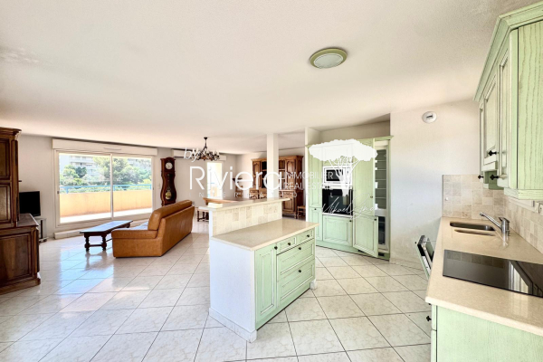 Luxury Apartment for sale in Cavalaire-sur-Mer, 682 500 €, Photo 7