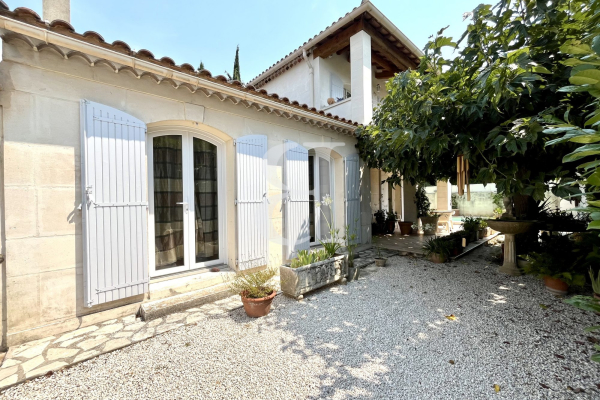 Maison de luxe à vendre à Saint-Rémy-de-Provence, 1 265 000 €, Photo 1