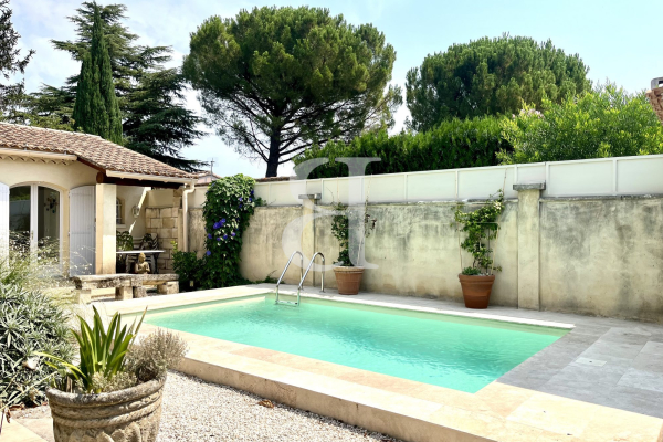 Maison de luxe à vendre à Saint-Rémy-de-Provence, 1 265 000 €, Photo 1