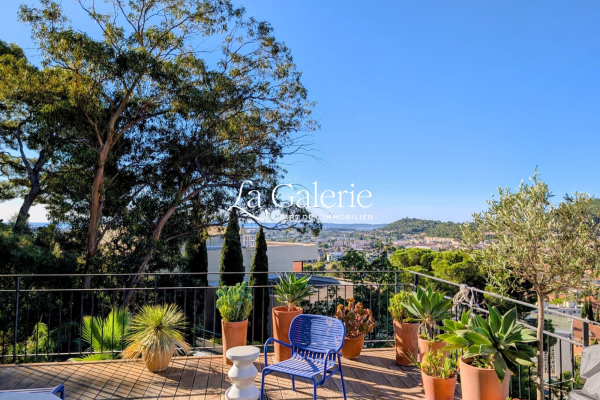 Maison de luxe à vendre à Hyères, 1 365 000 €, Photo 1