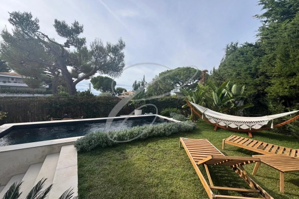 Luxury Apartment for sale in Roquebrune-Cap-Martin, 995 000 €, Photo 1