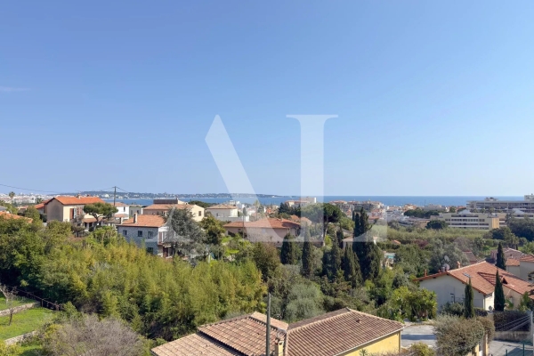 Appartement de luxe à vendre à Le Golfe Juan, 489 000 €, Photo 1