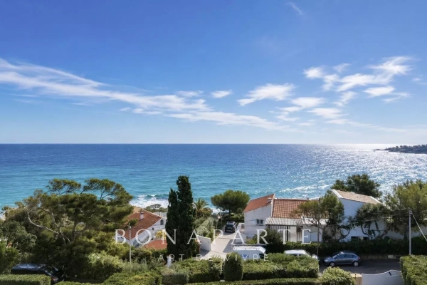 Maison de luxe à vendre à Saint-Aygulf, 1 199 000 €, Photo 1
