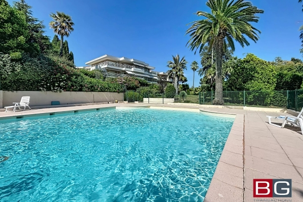 Appartement de luxe à vendre à Antibes, 360 000 €, Photo 2