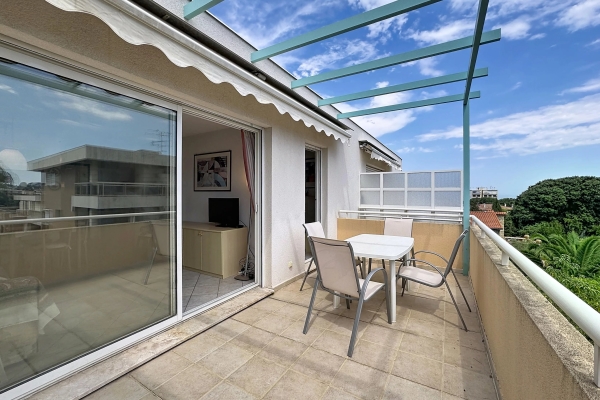Luxury Apartment for sale in Antibes, 472 500 €, Photo 2
