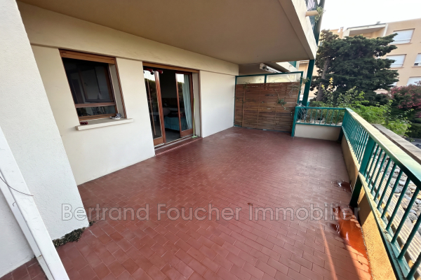 Luxury Apartment for sale in Cavalaire-sur-Mer, 245 000 €, Photo 2