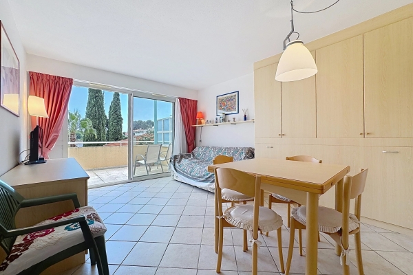 Luxury Apartment for sale in Antibes, 472 500 €, Photo 3