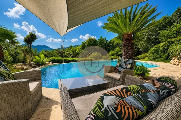 Maison de luxe à vendre à Les Adrets de l'Esterel, 1 380 000 €, Photo 3