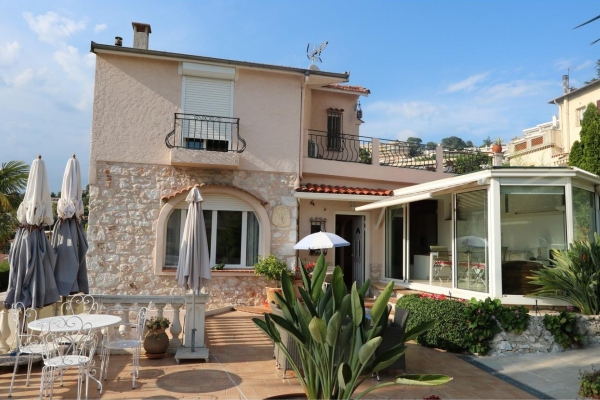 Maison de luxe à vendre à Nice, 949 000 €, Photo 1