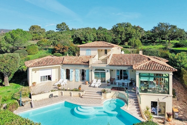 Maison de luxe à vendre à Saint-Raphaël, 1 480 000 €, Photo 1
