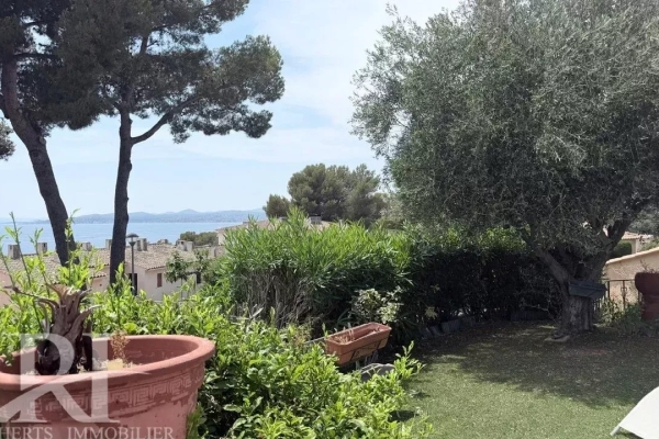 Luxury House for sale in Saint-Raphaël, 499 200 €, Photo 1