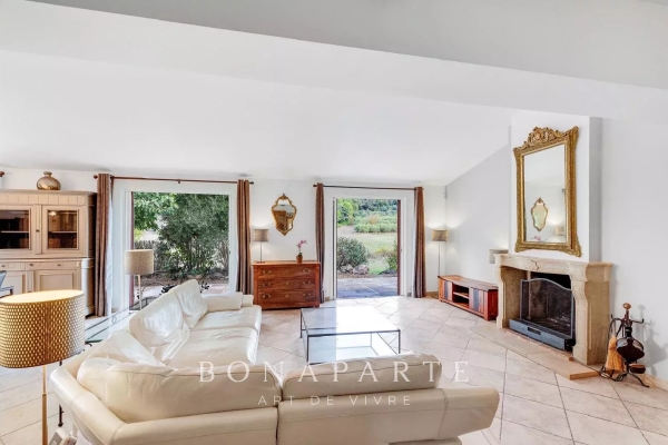 Maison de luxe à vendre à Bagnols-en-Forêt, 830 000 €, Photo 4