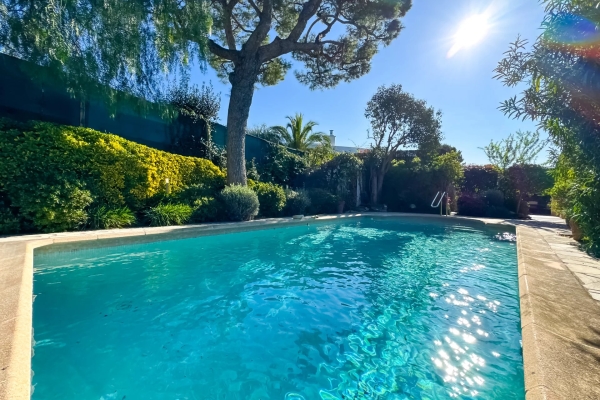 Maison de luxe à vendre à Saint-Jean-Cap-Ferrat, 2 495 000 €, Photo 1