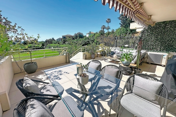 Luxury Apartment for sale in Cannes, 975 000 €, Photo 1