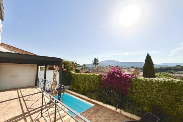 Maison de luxe à vendre à Sainte-Maxime, 799 000 €, Photo 1