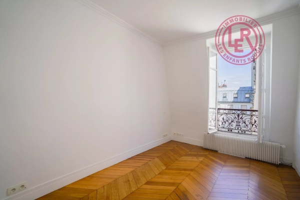 Appartement de luxe à vendre à Paris 7ème, 695 000 €, Photo 2