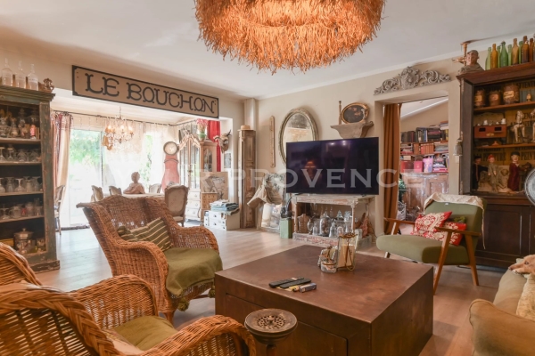 Maison de luxe à vendre à Robion, 660 000 €, Photo 3