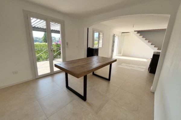 Maison de luxe à vendre à Sainte-Maxime, 799 000 €, Photo 3