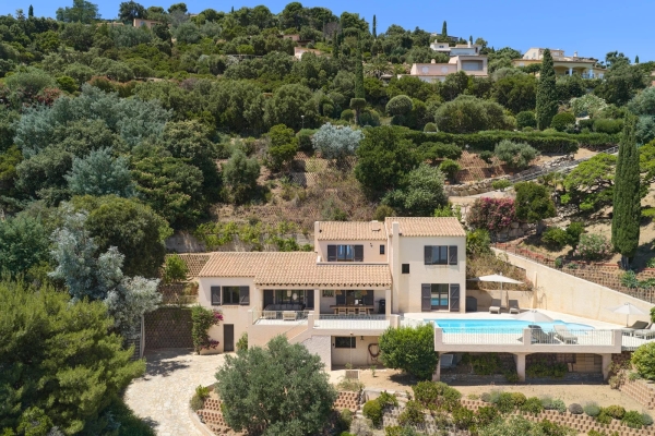 Maison de luxe à vendre à Cavalaire-sur-Mer, 2 600 000 €, Photo 1