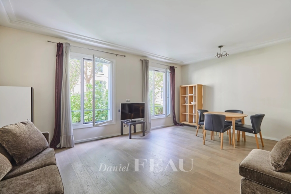 Appartement de luxe à vendre à Paris 7ème, 930 000 €, Photo 1