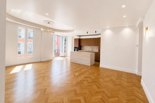 Luxury Apartment for sale in Nice, 695 000 €, Photo 2