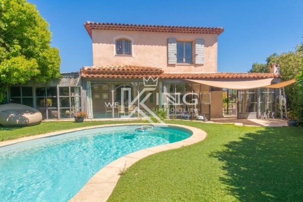 Maison de luxe à vendre à Sainte-Maxime, 895 000 €, Photo 1