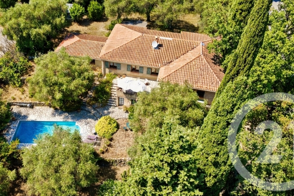 Maison de luxe à vendre à Roquefort-les-Pins, 995 000 €, Photo 1