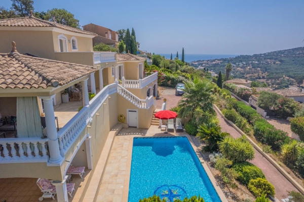 Maison de luxe à vendre à Les Issambres, 1 495 000 €, Photo 1
