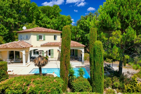 Luxury House for sale in Roquefort-les-Pins, 1 050 000 €, Photo 1