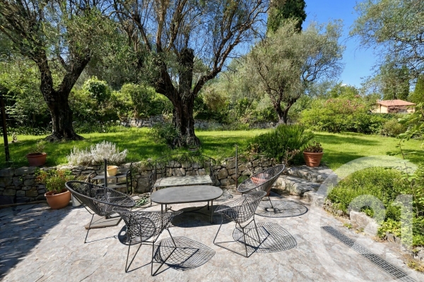 Maison de luxe à vendre à Roquefort-les-Pins, 995 000 €, Photo 2