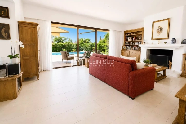 Maison de luxe à vendre à Antibes, 1 590 000 €, Photo 7