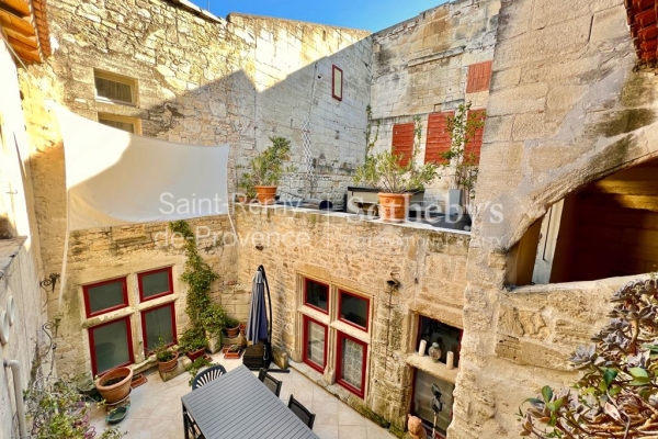 Maison de luxe à vendre à Vallabrègues, 450 000 €, Photo 1