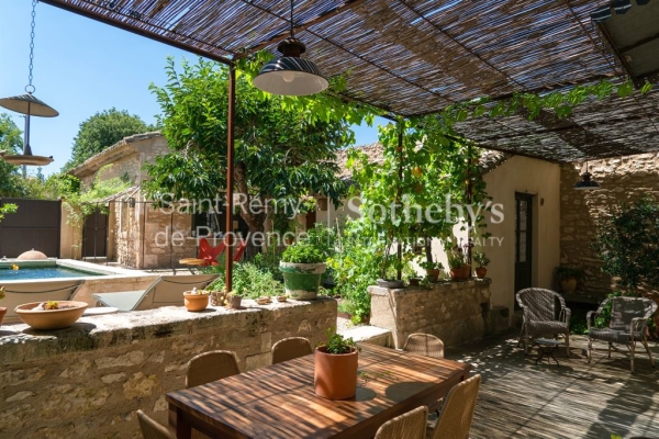 Maison de luxe à vendre à Saint-Rémy-de-Provence, 1 272 000 €, Photo 1