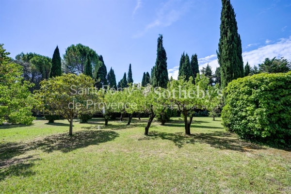 Maison de luxe à vendre à Saint-Rémy-de-Provence, 2 544 000 €, Photo 1