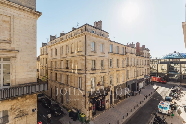 Luxury Apartment for sale in Bordeaux, 650 000 €, Photo 1