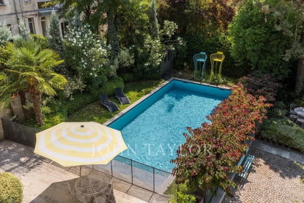 Maison de luxe à louer à Bordeaux, 8 500 €, Photo 1