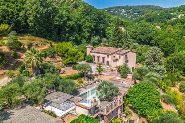 Maison de luxe à vendre à Grasse, 1 490 000 €, Photo 1