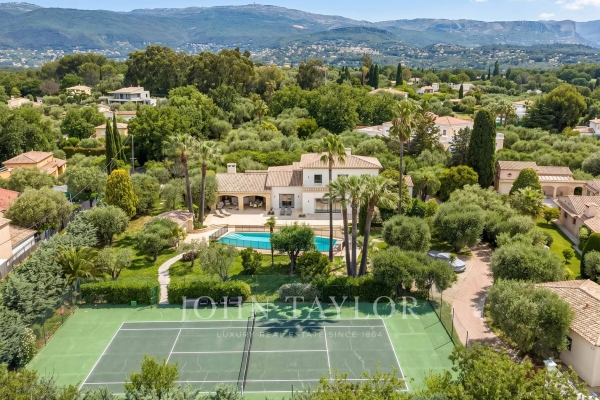 Maison de luxe à louer à Valbonne, 25 000 €, Photo 1